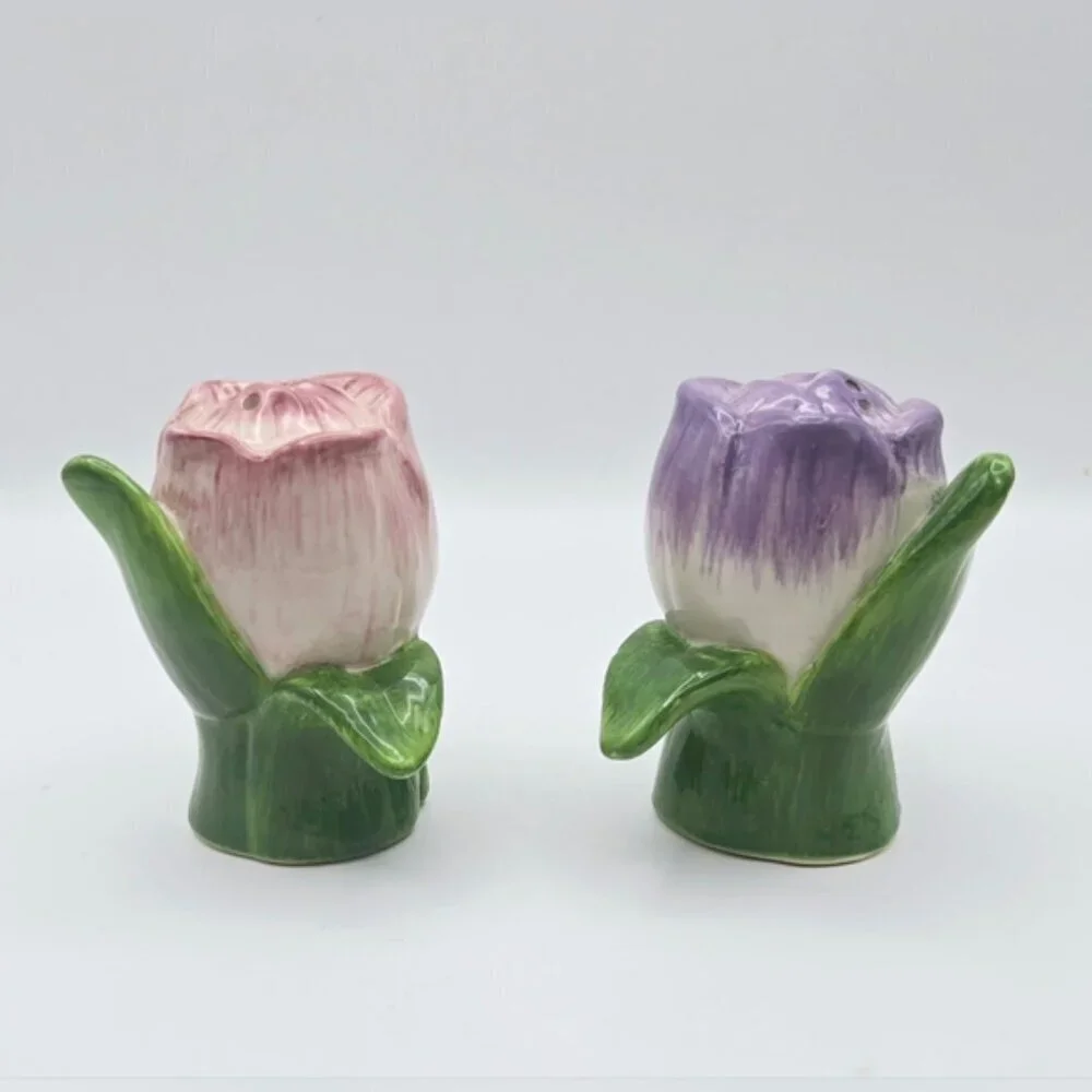 Vintage 90's Set of Ceramic Tulip Salt and Pepper Shakers ~ Farmhouse